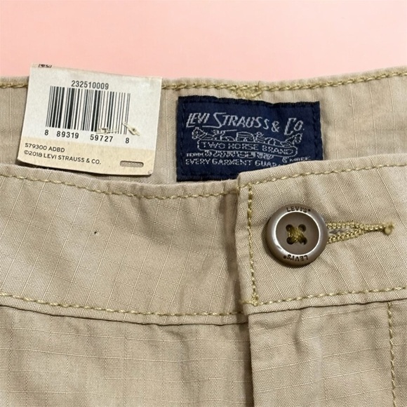 NWT Levi's Carrier Cargo Shorts Men's Size 40 True Chino - Picture 3 of 7